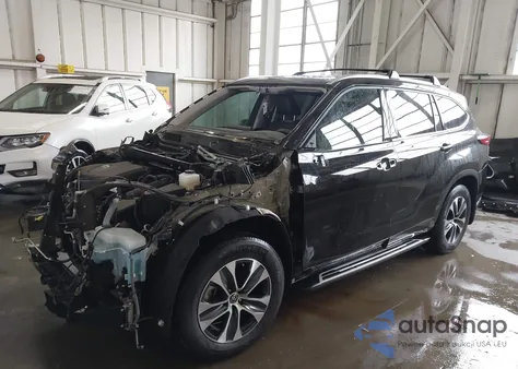 2021 Toyota Highlander Xle from USA, damaged, VIN 5TDGZRAHXMS065065